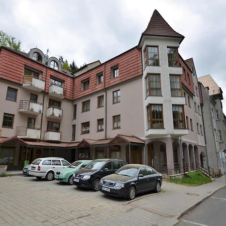 Snug Apartment In Jachymov Near Ski Area Exterior foto